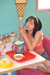 Hitomi_008_JELLYBEANS