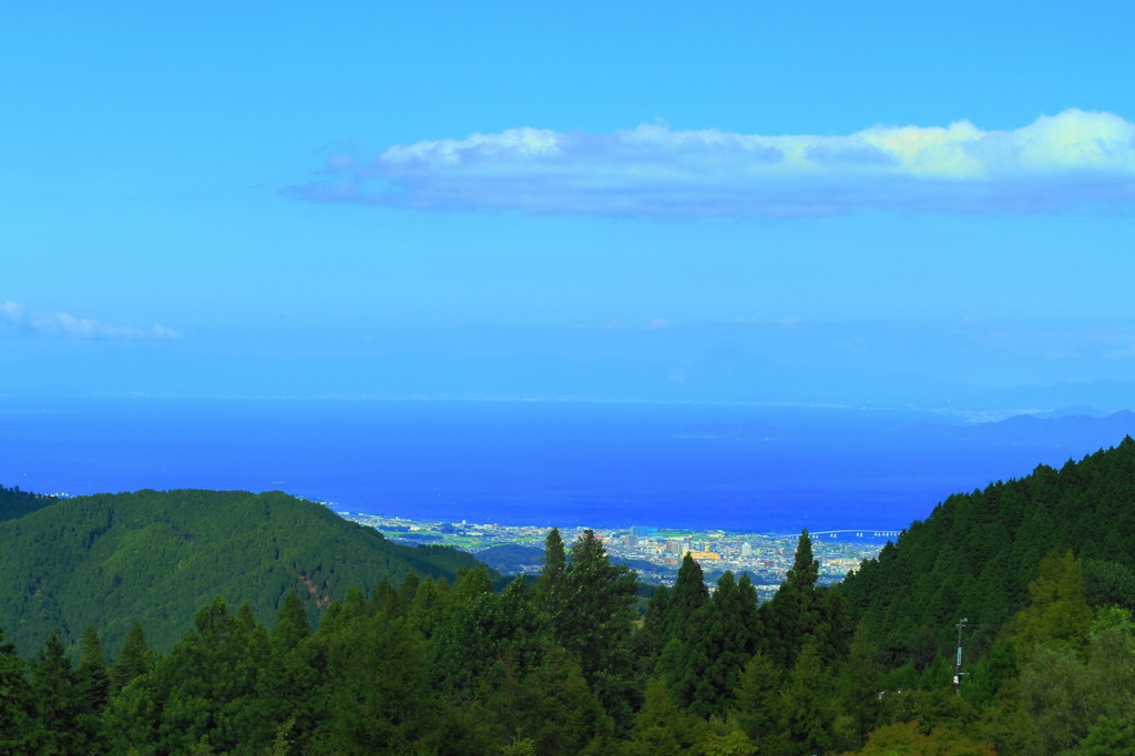 海の見える町