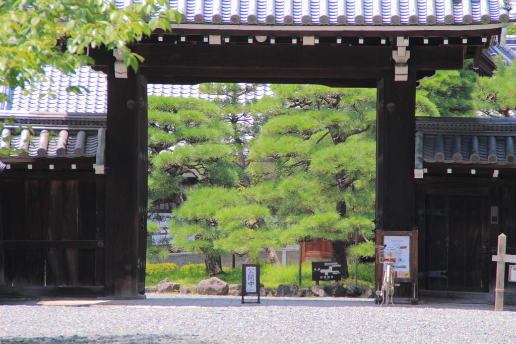 閑院宮邸門