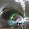 メタリックに
