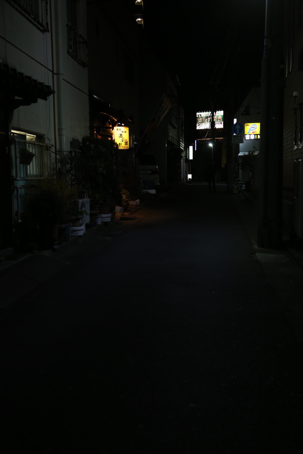 夜の路地裏
