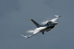 F-16 vapor