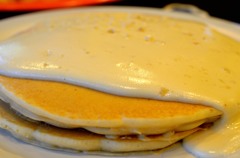 Macadamia Nut Sauce on kimo's Pancakes