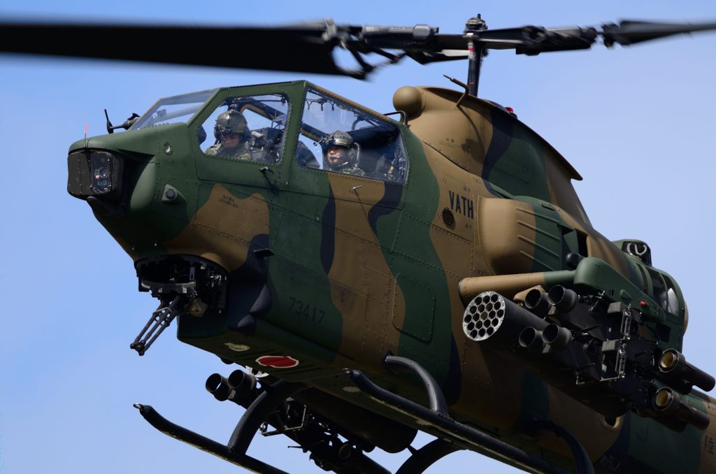 AH-1S 機動飛行