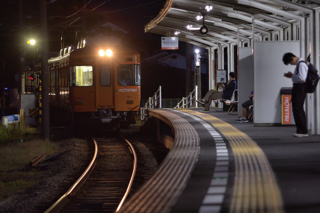 イヨテツ 夜 はいかい　2