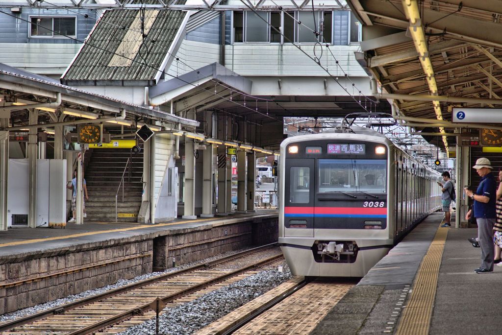 通過待ちの数分間