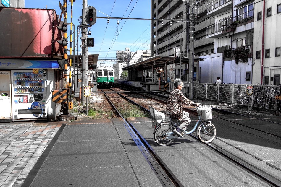 ばぁちゃん！踏切を渡る の巻