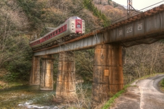 やくも景　　谷川の橋梁