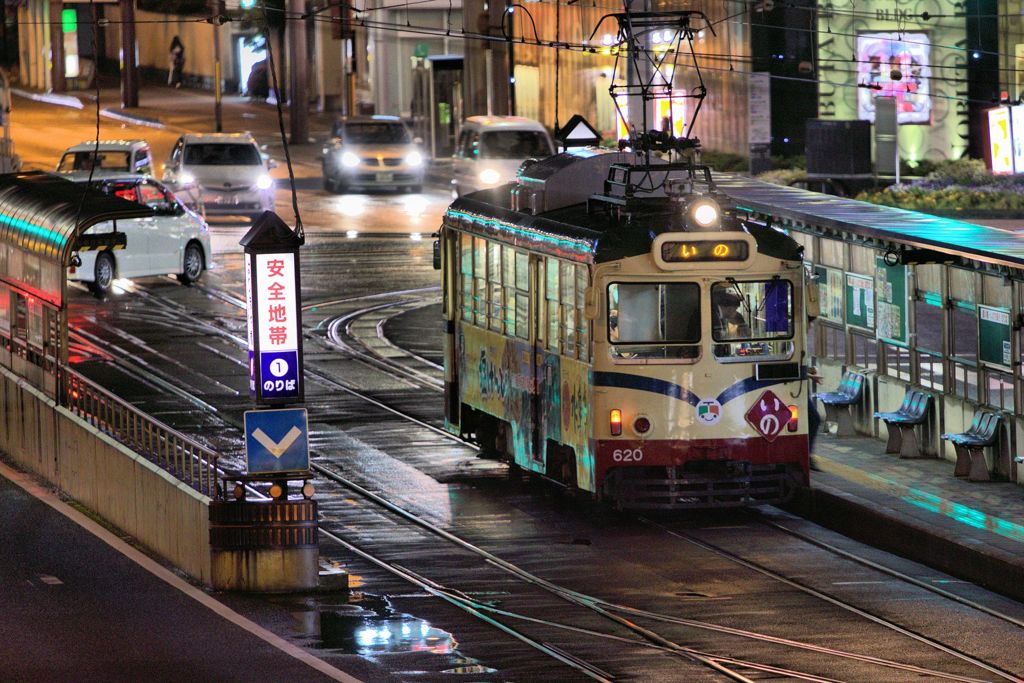 雨上がりのはりまや橋