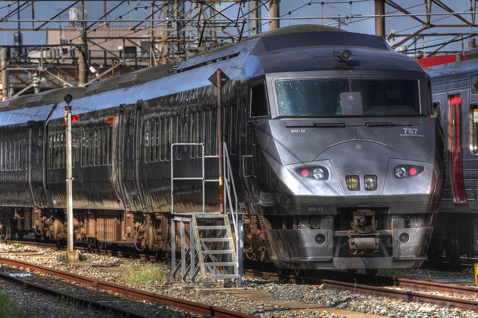 787