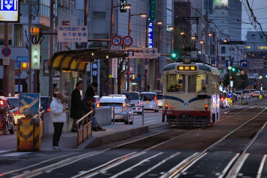 とでん夜さ来い電車道　4