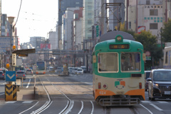 朝のグランド通り