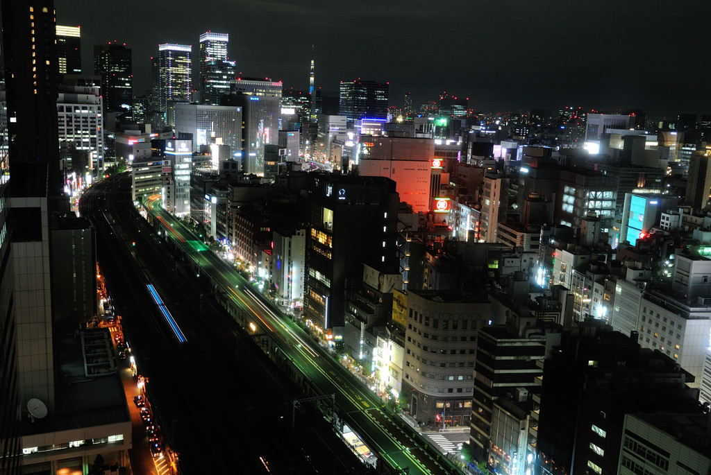 つるべのように目を下す夜景