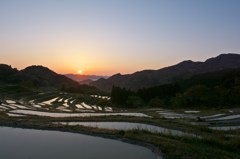 水張田の夜明け