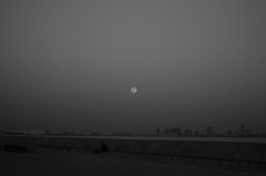 月