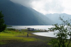湖の畔より