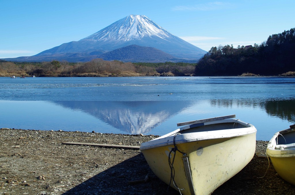 湖畔にて