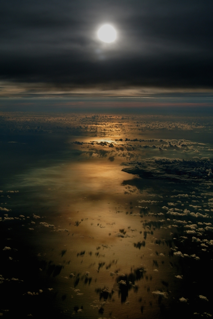 東シナ海上空