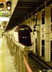 惜しい、、　しんかんせーんと　駅長！！