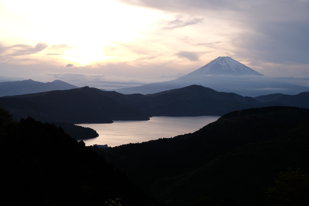 夕暮れの富士山