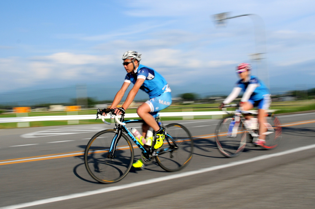 プロトン先頭！