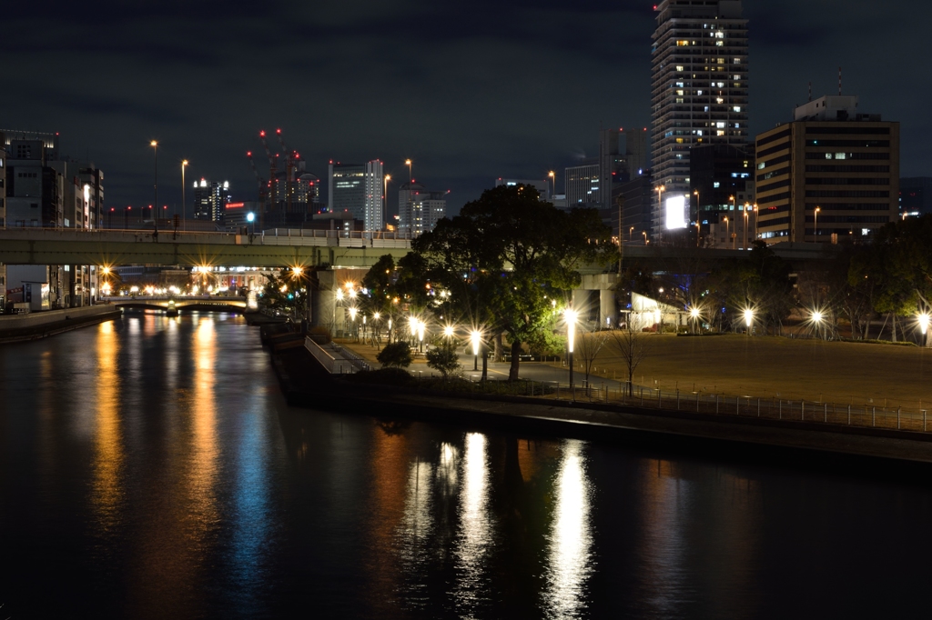 土佐堀川の夜景