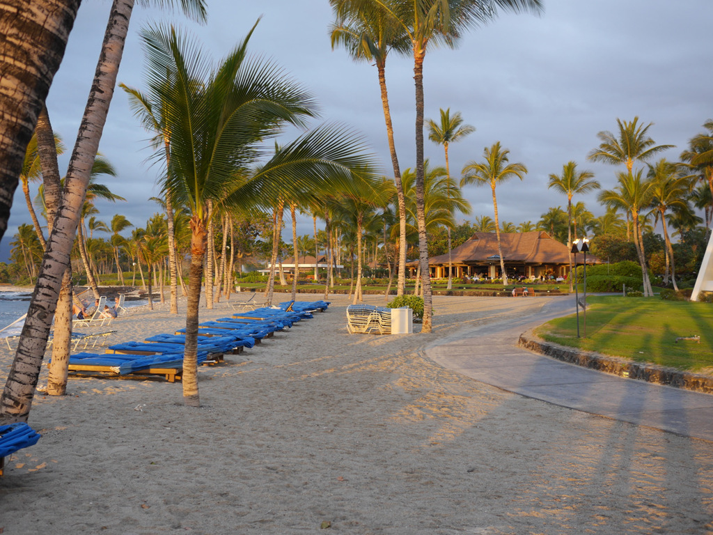 マウナ ラニ ベイ ホテル ＆ バンガローズ４