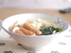 朝ごはんはうどん。