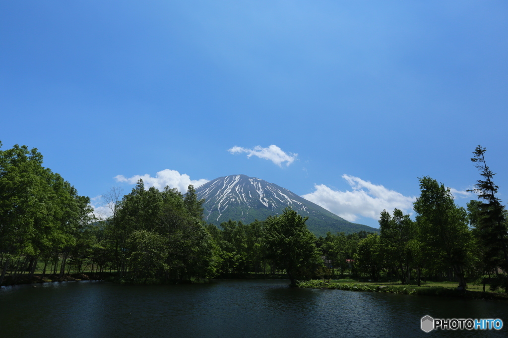 水辺に蝦夷富士