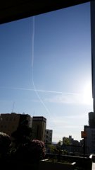 十字の飛行機雲