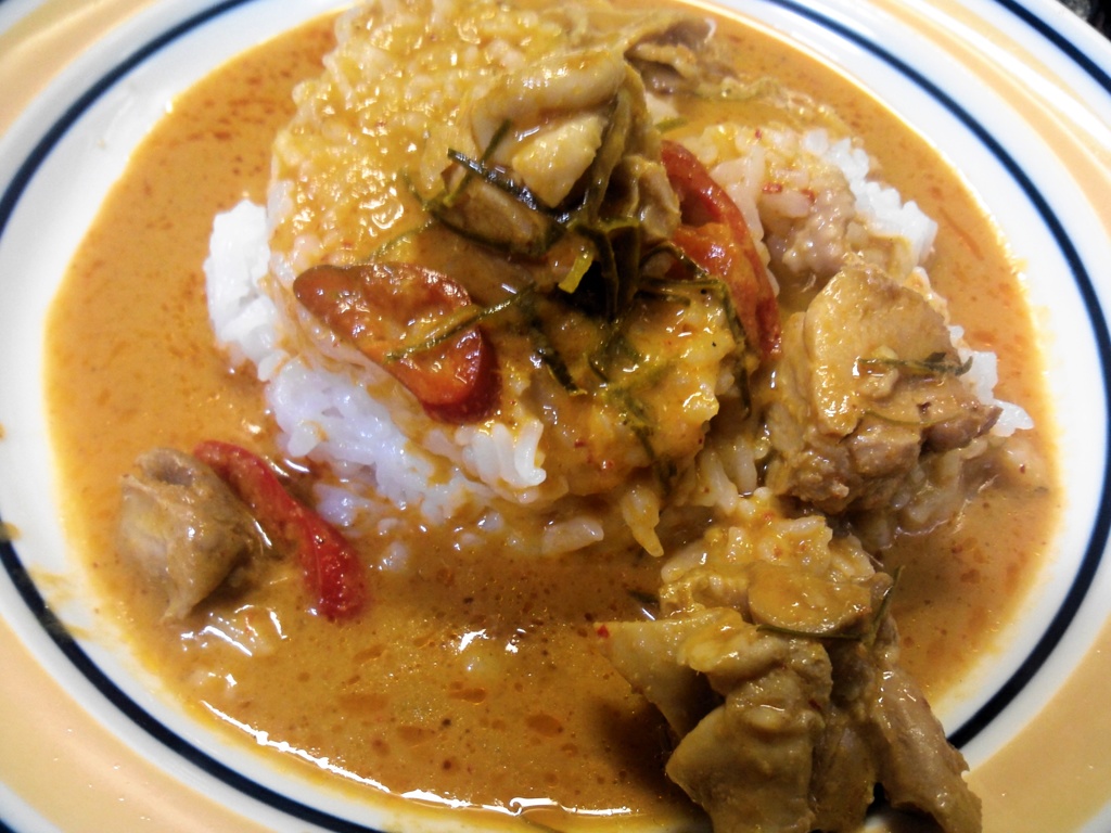 チキンとタイカレー　いなば食品