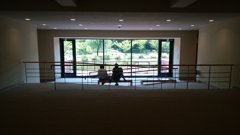 美術館にて　絵になってます