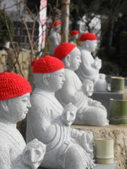 地蔵様も頭寒うござる