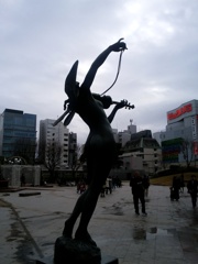 バイオリン弾く少女