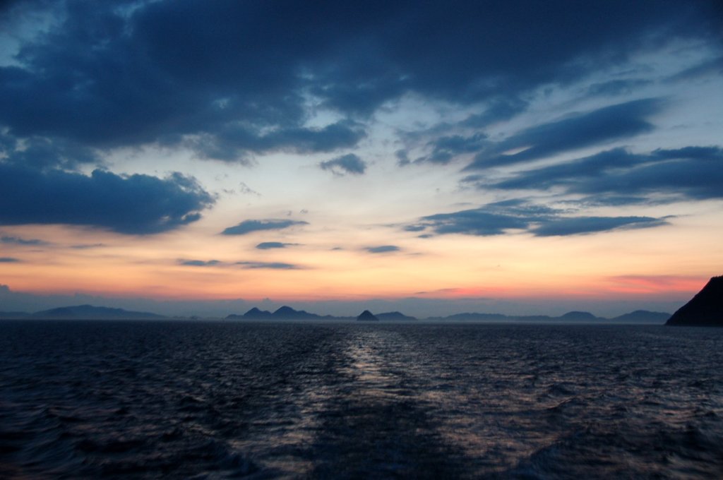 夕焼けの瀬戸内海