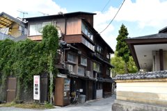 木造3階建て　太宰府にて