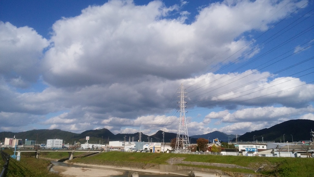 休日の冬空