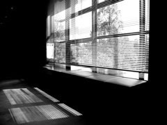 ブラインドの窓