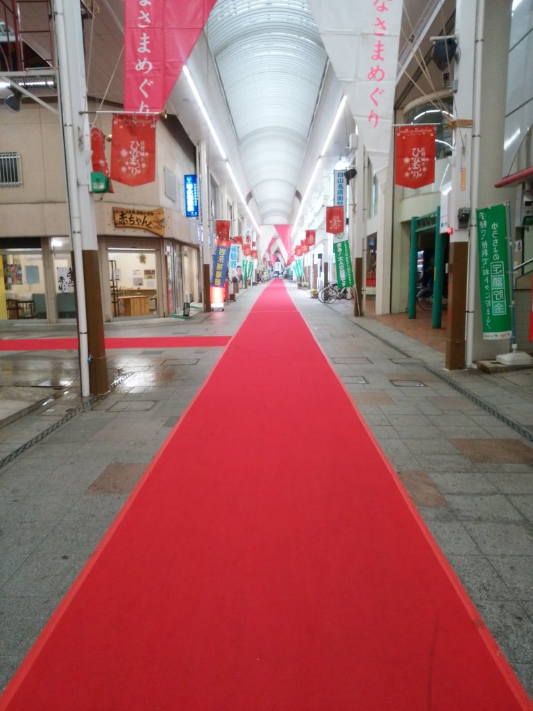 ひな祭りの商店街