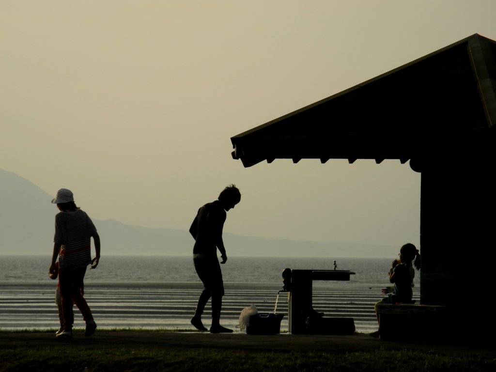 海辺の公園で