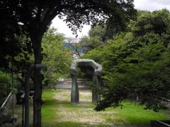 ヘンリー・ムーア野外彫刻