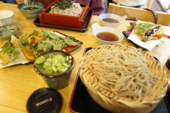 蕎麦とか塩焼きとか天ぷらとか。んでもってビールは必須。