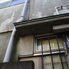 壁に歴史あり。