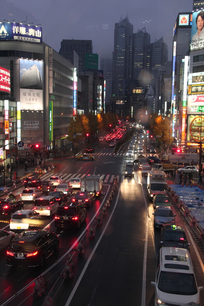 雨の西新宿