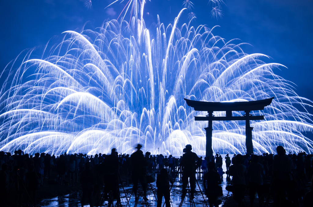 厳島水中花火