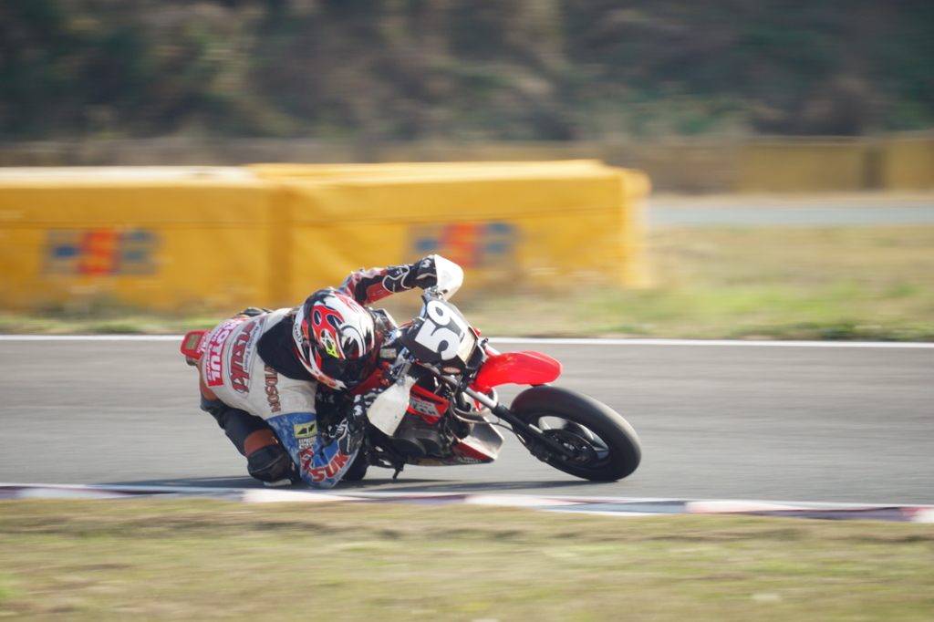 肘すりライダー参上