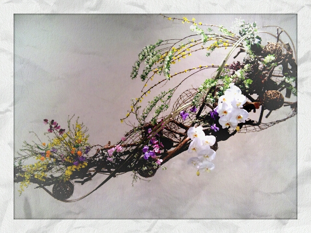横たわる花