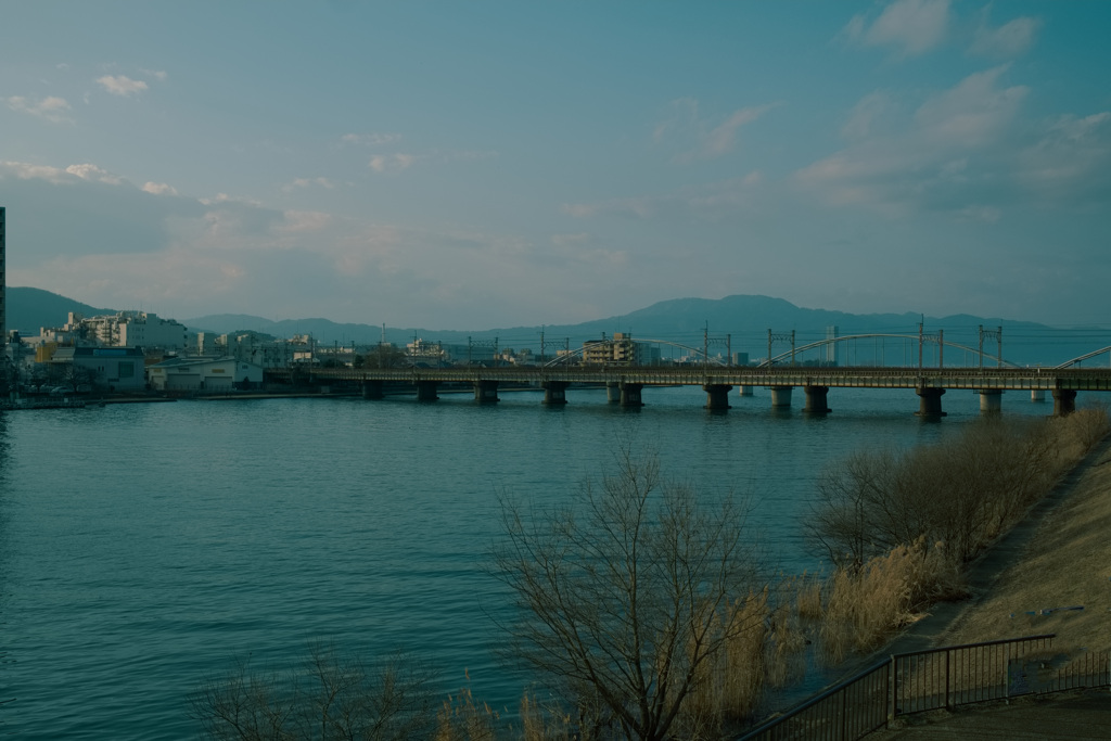 琵琶湖に架かる鉄橋