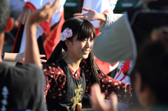 舞い踊る