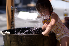 「足水」で「水遊び」